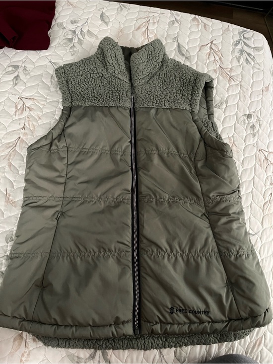 Free Country Jackets & Blazers - Free Country Vest in Green